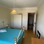 Апартаменты Superb Position Over The River Historical Center Томар