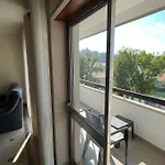 Superb Position Over The River Historical Center Апартаменты