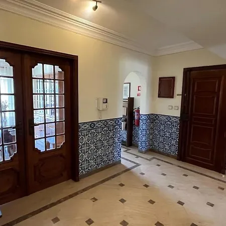 Superb Position Over The River Historical Center Apartment Tomar