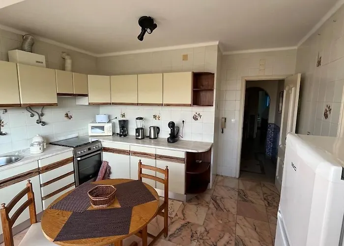 Superb Position Over The River Historical Center 托马尔