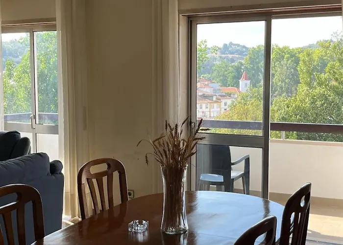 Superb Position Over The River Historical Center 公寓