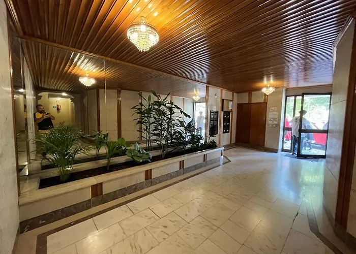 Superb Position Over The River Historical Center 公寓 *