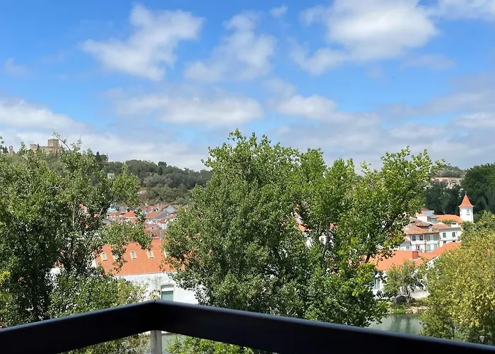 Superb Position Over The River Historical Center 公寓 *